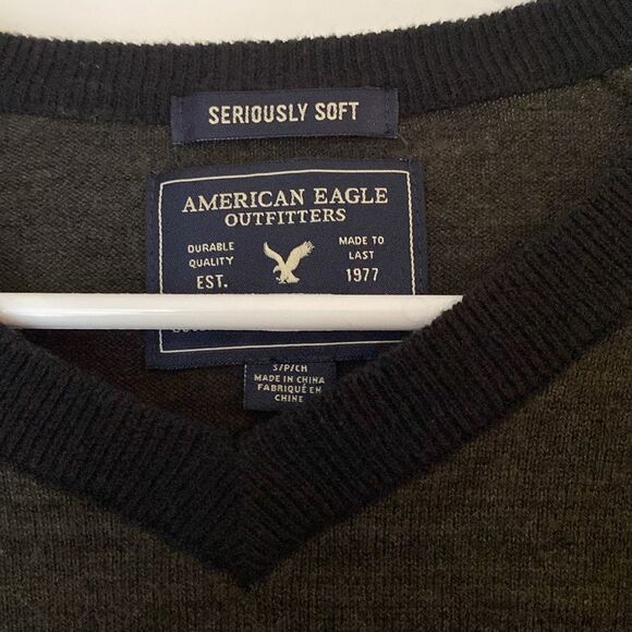 American Eagle VNeck Seriously Soft Dark Green Gray Sweater Size Small - Picture 2 of 6